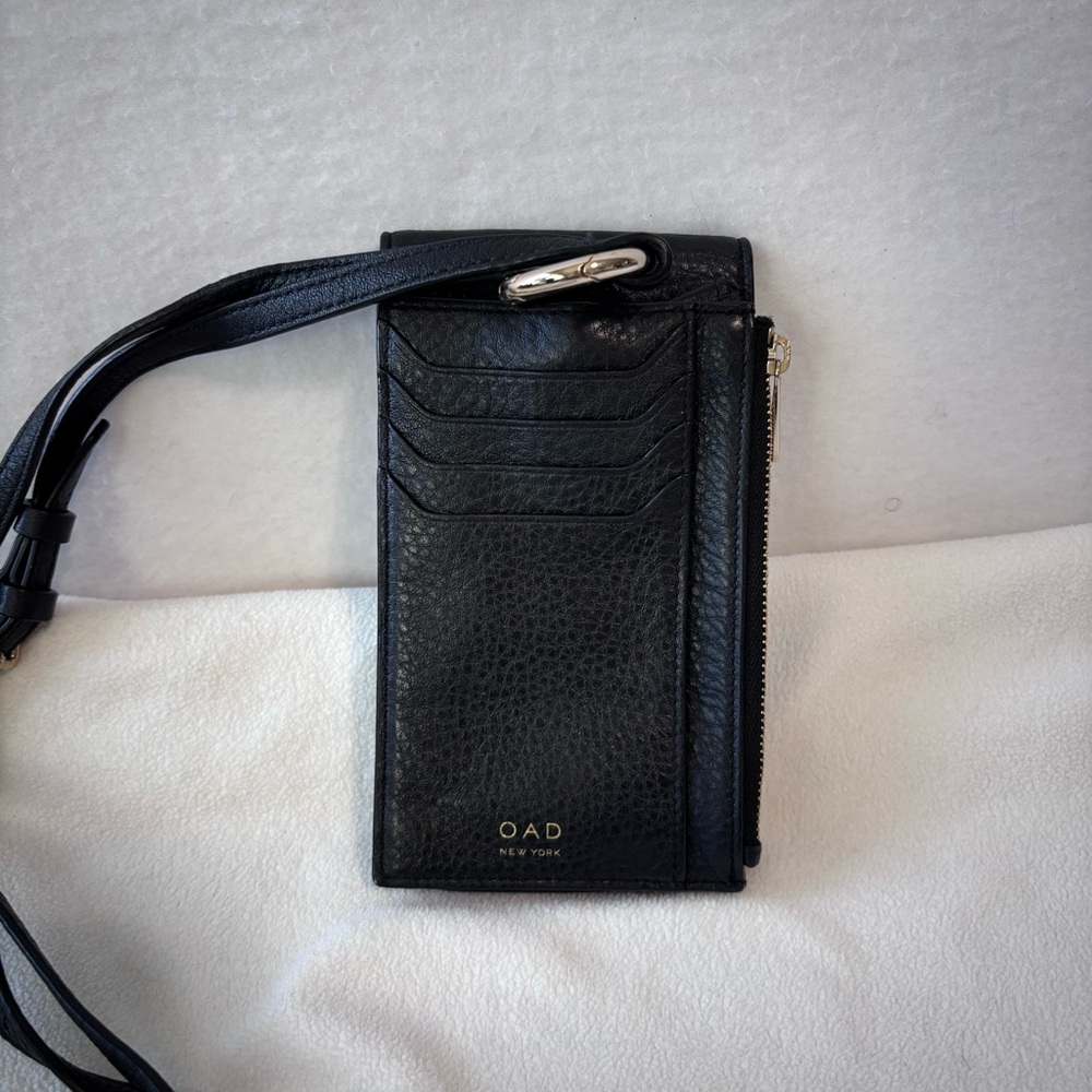 “Izzi” Leather Phone Crossbody - Picture 2 of 10